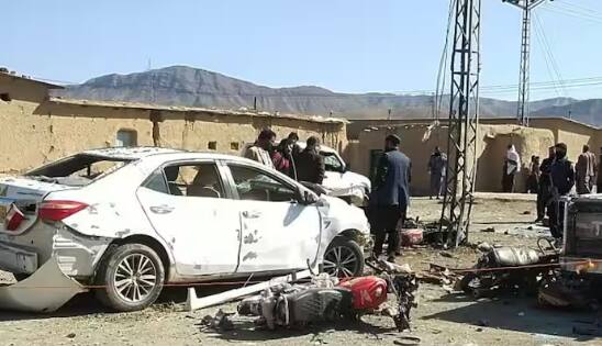 pakistan-balochistan-double-bomb-blasts-25-killed-day-before-general-elections Balochistan Bomb Blast: ਚੋਣਾਂ ਤੋਂ ਪਹਿਲਾਂ ਬਲੋਚਿਸਤਾਨ ‘ਚ ਬੰਬ ਧਮਾਕਾ, 25 ਦੀ ਮੌਤ, 42 ਜ਼ਖ਼ਮੀ