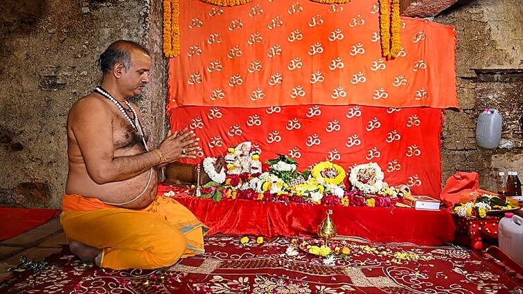 Gyanvapi puja high Court may give its verdict today in the case of worship in Vyas ji basement ann Gyanvapi Puja: व्यास जी के तहखाने में पूजा जारी रहेगी या लगेगी रोक? आज हाईकोर्ट सुना सकता है फैसला