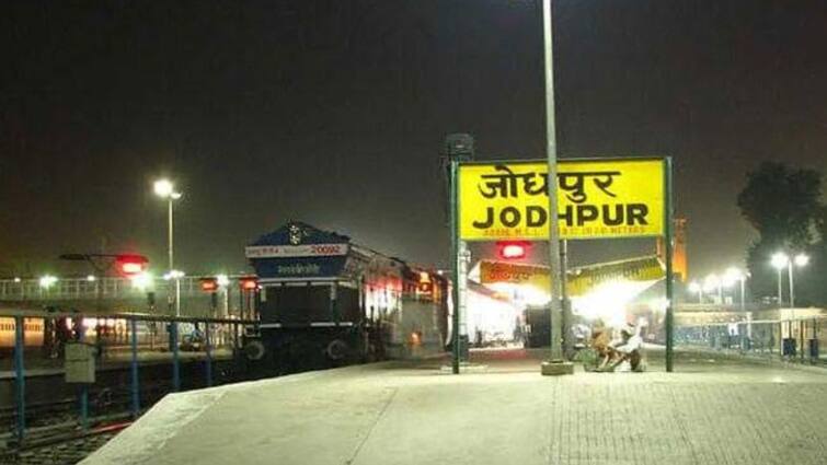 Jodhpur Railway Division recovered Rs 81 lakh from more than 19 thousand passengers without tickets in Rajasthan Ann Rajasthan News: जोधपुर में रेलवे ने बिना टिकट वाले 19 हजार से अधिक यात्रियों से वसूले 81 लाख, अभियान अभी जारी है...