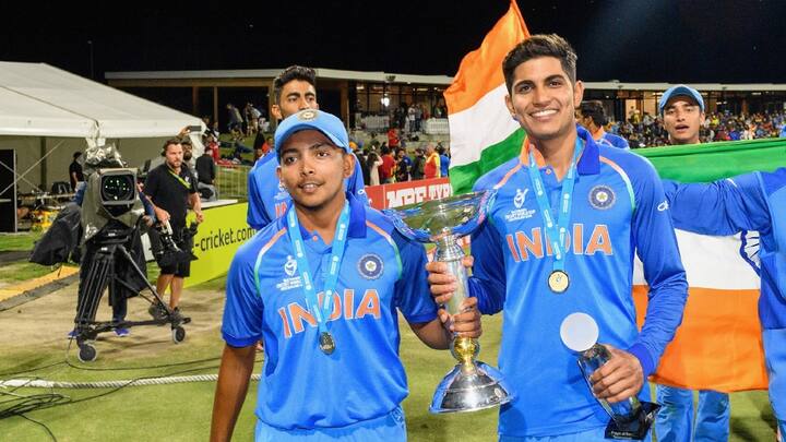 भारतीय टीम ने इसके बाद 6 साल के इंतजार के बाद अपना चौथा वर्ल्ड कप जीता. साल 2018 में पृथ्वी शॉ की अगुवाई में भारतीय टीम वर्ल्ड कप चैंपियन बनी.