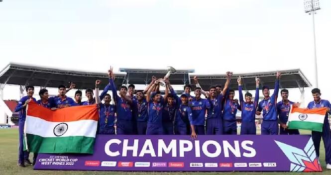 યશ ઢૂલની કેપ્ટનશીપમાં ભારતને છેલ્લી વખત વર્લ્ડ કપનું ટાઇટલ જીતવાનો આનંદ મળ્યો. યશે વર્ષ 2022માં ભારતીય ટીમને પાંચમી વખત અંડર-19 વર્લ્ડ કપ ચેમ્પિયન બનાવ્યું હતું.
