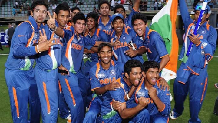 भारतीय टीम ने अपना तीसरा वर्ल्ड कप खिताब 4 साल के अंतराल के बाद 2012 में जीता. इस साल भारतीय टीम की कमाल उन्मुक्त चंद के हाथों में थी.