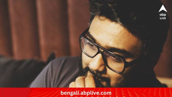তার পর? পরিশ্রম ও জেদের কাছে কঠিন পরিস্থিতি যে হার মানতে বাধ্য, তা আরও একবার প্রমাণ করে দিলেন কুণাল। দিল্লির কফিশপে খোলামেলা আলাপচারিতায় নিজের ফেলে আসা কঠিন দিনগুলির যে কথা তিনি শুনিয়েছিলেন, তা সোশ্যাল মিডিয়ায় আসতেই তুমুল শোরগোল। (ছবি: Kunal Shah Instagram)