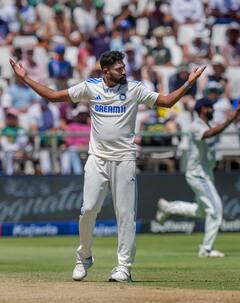 बॉलीवुड स्टार्स के बाद अब मोहम्मद सिराज भी ओरी के 'लपेटे' में आए, तस्वीर वायरल