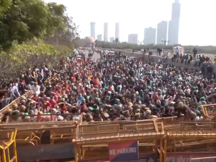 UP farmers blocked by barricades as they tried to march towards Parliament stopped. (Photo: ANI)