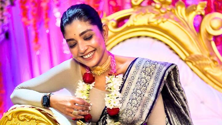জিমে ঘাম ঝরানো আর সামান্য খাবার... এর ওপরেই ভরসা করে পছন্দের খাবার খেয়ে ফেলেন দেবলীনা। সেই তালিকায় একদিকে যেমন রয়েছে পাঁঠার মাংস, অন্যদিকে রয়েছে মিষ্টিও। অভিনেত্রী বলছেন, 'শীতকালটা এত বিয়েবাড়ির আমন্ত্রণ থাকে, আমার অধিকাংশ দিনই চিট-ডে হয়ে যায়।'