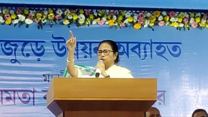 ফেরি পরিষেবা নিয়ে ক্ষুব্ধ ছিলেন স্থানীয়রা। বিভিন্ন মহলেই এই পরিষেবা চালুর দাবি জানিয়েছিলেন তাঁরা। শেষমেশ অপেক্ষার অবসান।