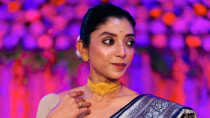দেবলীনা বলছেন, 'আমি ভীষণ ভেতো। জিমে আমার বলাই রয়েছে, যত খাটতে বলবে খাটব। কিন্তু খাওয়া নিয়ে অত বিধিনিষেধ মানতে পারব না। আমরা তো ছোট থেকে ভাত, ঘি, আলু-সিদ্ধ খেয়েই বড় হয়েছি। এখন সেই খাবারগুলোকে ডায়েট থেকে বাদ দেওয়ায় বিশ্বাসী নই আমি।'