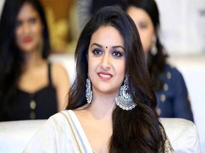 Keerthi suresh shares a tragedy she faced because of a drunken fellow Keerthi Suresh : என்னை தாக்கிய அந்த குடி போதை ஆசாமி... கீர்த்தி சுரேஷ் பகிர்ந்த அதிர்ச்சி சம்பவம்... 