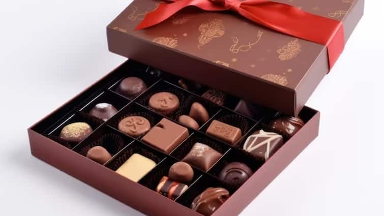 Chocolate Day 2024: Get chocolate packed for your partner in these special ways Chocolate Day 2024: તમારા પાર્ટનર માટે આ ખાસ રીતે પેક કરાવો ચોકલેટ, સંબંધોમાં વધશે મીઠાશ