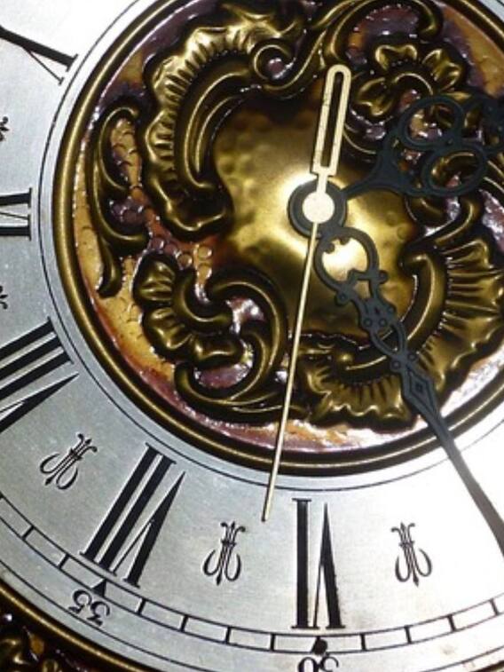 Doomsday Clock: कैसे कयामत का वक्त बताती है यह घड़ी?