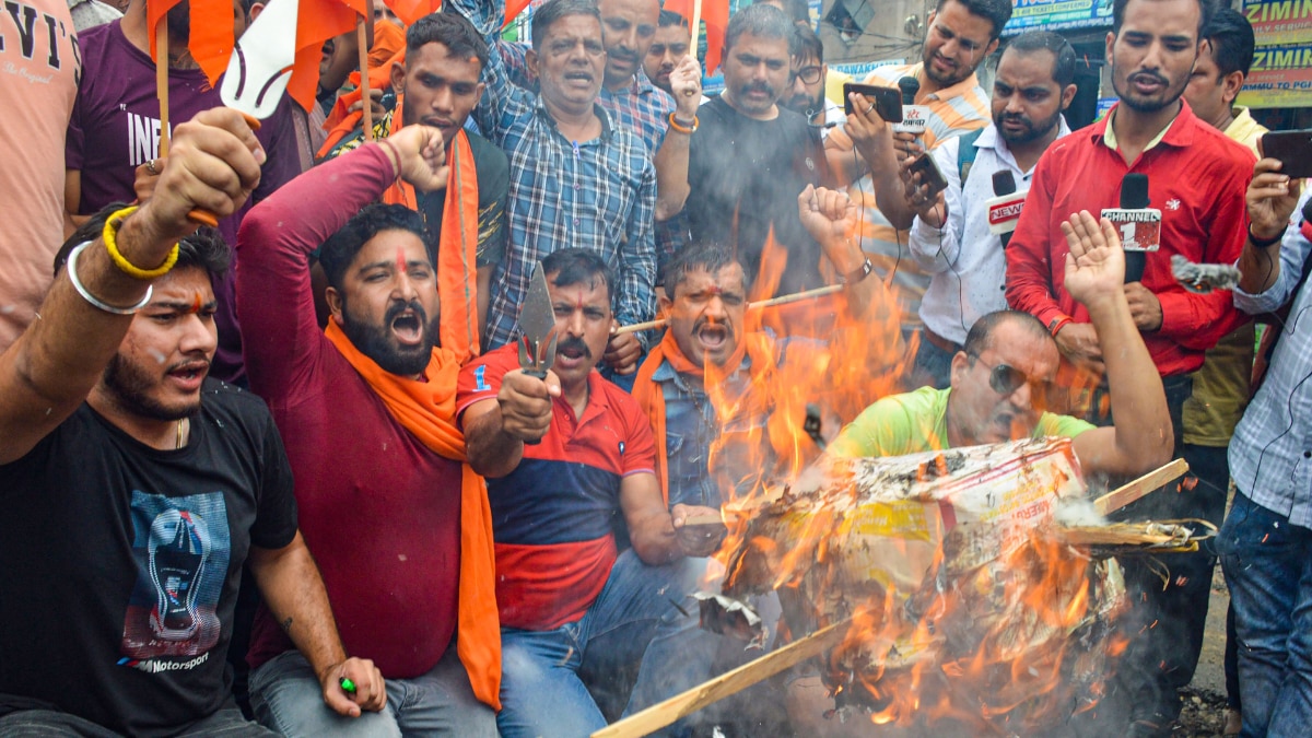 Opposition Leaders Condemn Srinagar Terror Attack, Rashtriya Bajrang Dal  Stages Protests