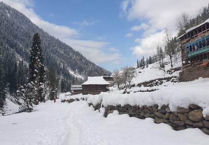 Kashmir Tour: ਜੇ ਤੁਸੀਂ ਕਸ਼ਮੀਰ ਜਾਣ ਦੀ ਯੋਜਨਾ ਬਣਾ ਰਹੇ ਹੋ, ਤਾਂ IRCTC ਤੁਹਾਡੇ ਲਈ ਇੱਕ ਵਿਸ਼ੇਸ਼ ਟੂਰ ਪੈਕੇਜ ਲੈ ਕੇ ਆਇਆ ਹੈ। ਅਸੀਂ ਤੁਹਾਨੂੰ ਇਸ ਦੇ ਵੇਰਵੇ ਬਾਰੇ ਦੱਸ ਰਹੇ ਹਾਂ।
