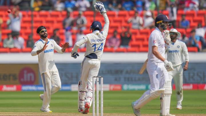 टीम इंडिया ने दूसरे टेस्ट मैच में हराया था. इस मुकाबले में रवींद्र जडेजा और केएल राहुल नहीं खेले थे. ये दोनों ही चोट की वजह से बाहर चल रहे हैं. लेकिन अब तीसरे टेस्ट के लिए दोनों का कमबैक हो सकता है. खबर के मुताबिक जडेजा ने काफी अच्छी प्रोग्रेस की है.