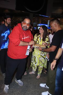 Grammy Award जीतकर इंडिया आए सिंगर शंकर महादेवन, एयरपोर्ट पर शानदार तरीके से हुआ स्वागत