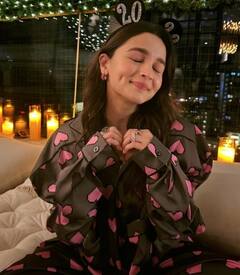 Valentine Week Special: आलिया भट्ट से लेकर दीपिका पादुकोण तक, ये बॉलीवुड एक्ट्रेसेस हैं चॉकलेट की दीवानी