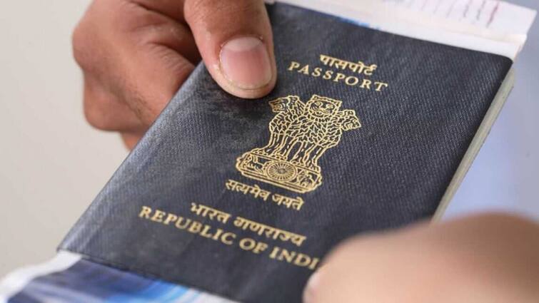 2024 Passport Renewal Guide Fees Documents And Step by Step Guide Passport Renewal 2024: உங்கள் பாஸ்போர்ட் காலாவதியாகிவிட்டதா? புதுப்பிக்க ரொம்ப ஈஸியான வழிகள்.. இதை படிங்க!