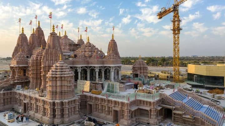 UAE's Hindu Temple: ஐக்கிய அரபு அமீரகத்தில் கட்டப்பட்டுள்ள முதல் இந்து கோயிலை, பிரதமர் மோடி வரும் 14ம் தேதி திறந்து வைக்க உள்ளார்.