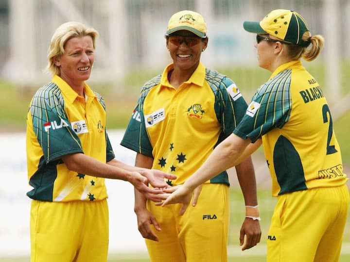In the final of the 2005 Women's Cricket World Cup, the Indian and Australian women's cricket teams competed against each other, with Australia securing a comfortable 98-run victory.
