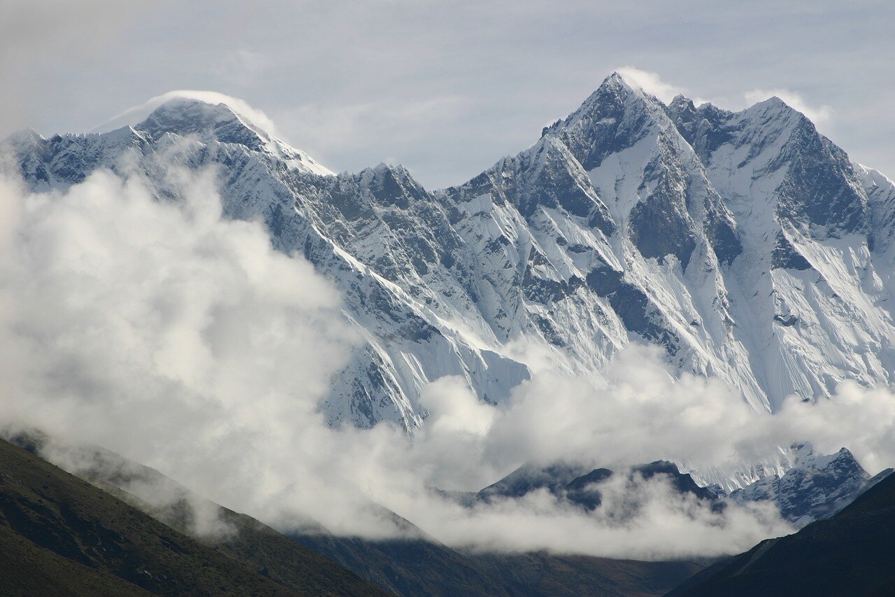 Top 10 Highest Mountains: உலகிலுள்ள உயரமான டாப் 10 மலைகள்! எங்கு உள்ளது தெரியுமா?