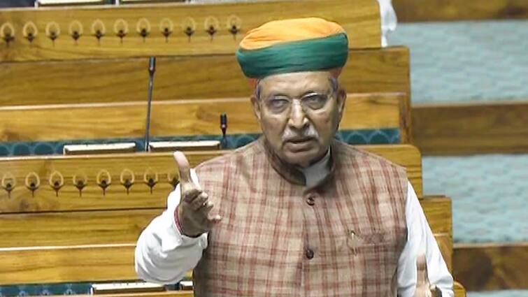 Arjun Ram Meghwal said according to supreme court no need for regional benches 'सुप्रीम कोर्ट ने कहा कि क्षेत्रीय पीठ की जरूरत नहीं', संसद में बोले कानून मंत्री