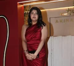 Anshula Kapoor Photos: વેલેન્ટાઇન વીકમાં રેડ ડ્રેસમાં ખૂબ સુંદર લાગી અર્જુન કપૂરની બહેન અંશુલા