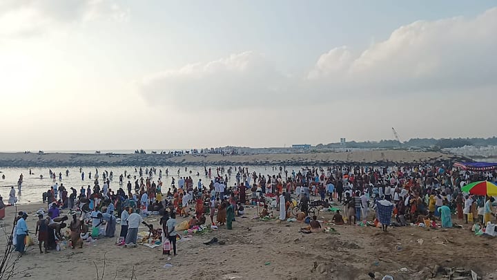 As the name suggests, Thai Amavasai is celebrated on the occurrence of Amavasai (New moon day) in the Tamil month of Thai