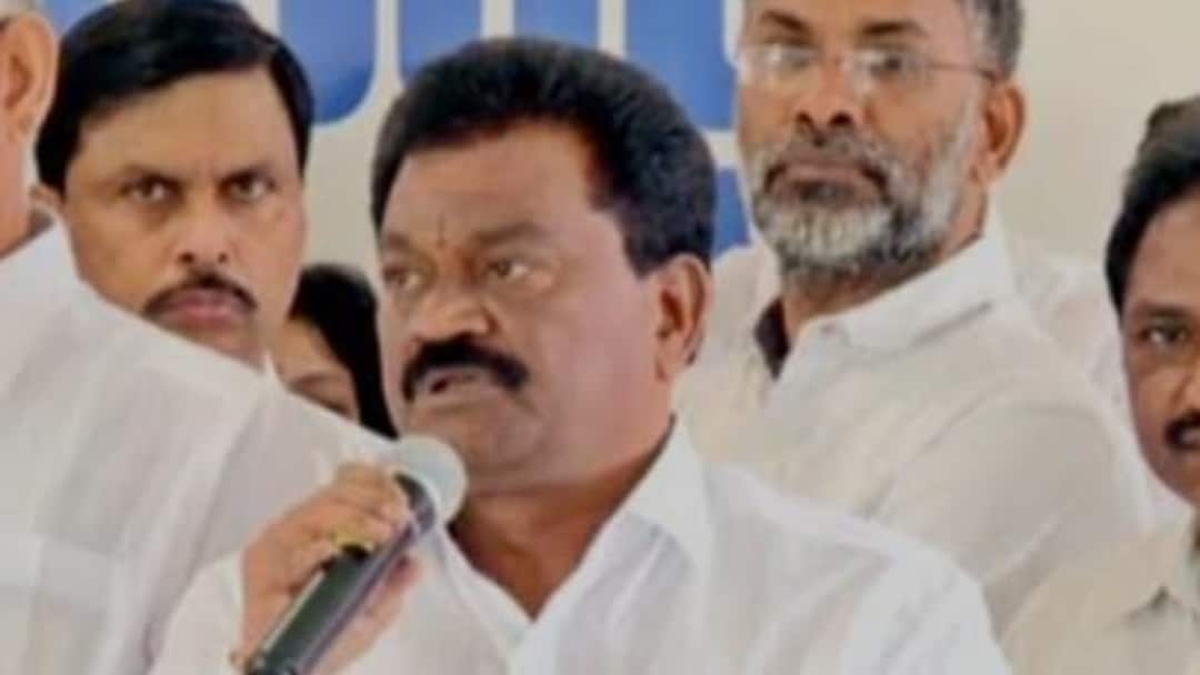 Janga Krishna Murthy: గురజాల వైసీపీలో చిచ్చు.. కాసుపై సంచలన వ్యాఖ్యలు చేసిన జంగా కృష్ణమూర్తి YSRCP MLC janga krishnamurthy sensational comments on MLA kasu mahesh reddy Janga Krishna Murthy: గురజాల వైసీపీలో చిచ్చు.. కాసుపై సంచలన వ్యాఖ్యలు చేసిన జంగా కృష్ణమూర్తి