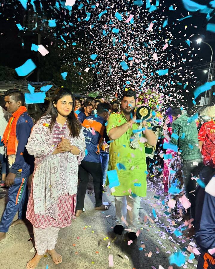 தெருவில் களைகட்டும் கொண்டாடத்தில் கலந்து கொண்ட சித்தி இத்னானி