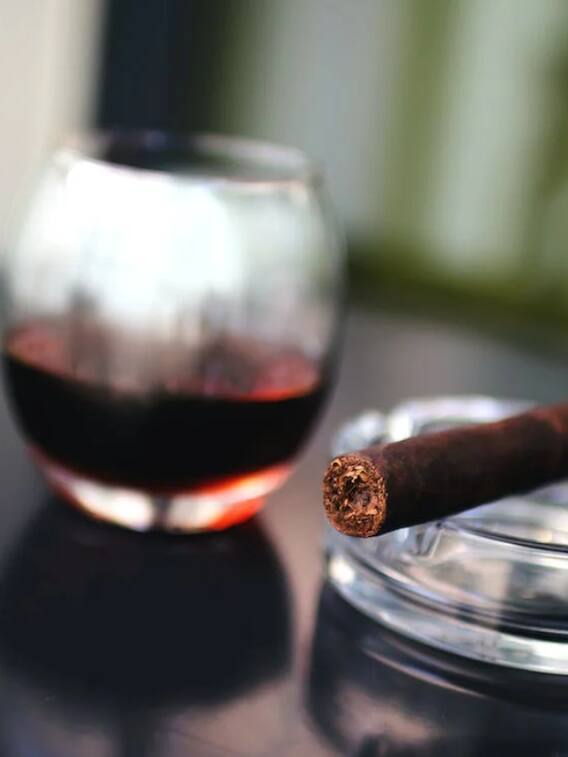 शराब या सिगरेट किस से होता है ज्यादा नुक़सान?