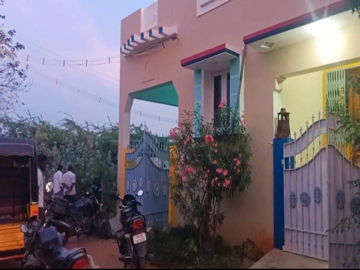 காக்கா முட்டை பட இயக்குநர் மணிகண்டன் வீட்டில் திருட்டு - 2 தேசிய விருதுக்கான பதக்கங்கள் மற்றும் பணம், நகை கொள்ளை !