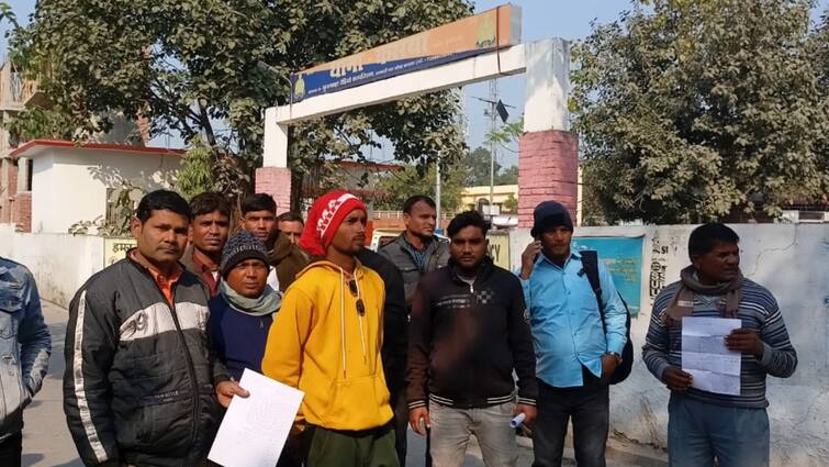 Kushinagar 15 youth cheated of lakhs by showing dream of job in abroad ann Kushinagar News: कुशीनगर में विदेश में नौकरी का सपना दिखाकर लाखों की ठगी, फर्जी वीजा और टिकट देकर भेजा मुंबई