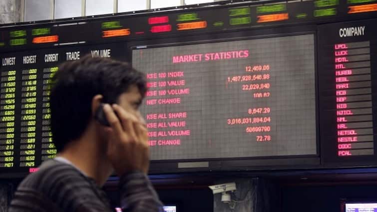 Pakistan Election Results Pakistan Stock Market Crash KSE-100 Tanks 1,700 Points Amid Confusion Over Election Result Pakistan Stock Market Crash: KSE-100 Tanks 1,700 Points Amid Confusion Over Election Result