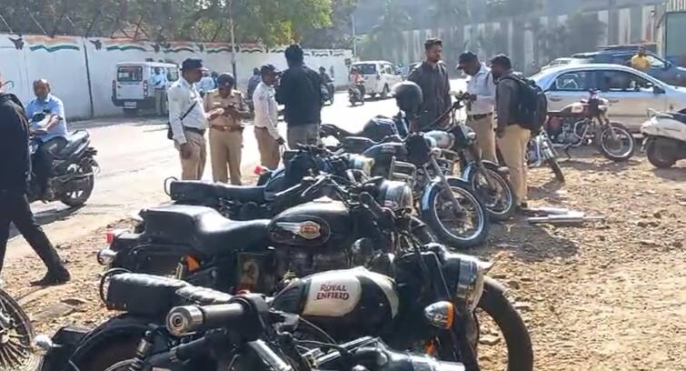Pune news Pune Police crack down on noise pollution Fines for modified bike silencers In pune Pune Bullet News : पुण्यातील रस्त्यावर बुलेटच्या सायलेन्सरचा 'भोंगा' आता महागात पडणार; जबरी दंड होणारच पण...