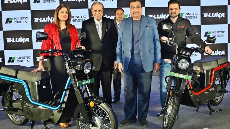 Kinetic E-Luna launched in India check the spec, features and price details Kinetic E-Luna: கைனெடிக் லூனா மின்சார  ஸ்கூட்டர் அறிமுகம் - புதுசா என்ன இருக்கு? விலை எவ்வளவு?