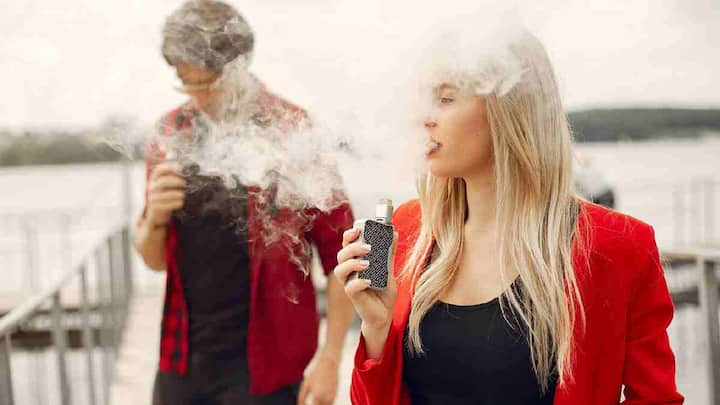 E-cigarettes vs Smoking: ई-सिगारेट किंवा धूम्रपान,जाणून घ्या काय जास्त घातक