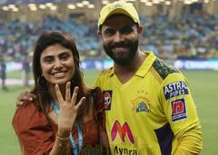 পারিবারিক কলহ চরমে! স্ত্রী রিভাবাকে নিয়ে বাবার সঙ্গে দূরত্ব বাড়াচ্ছেন জাডেজা?