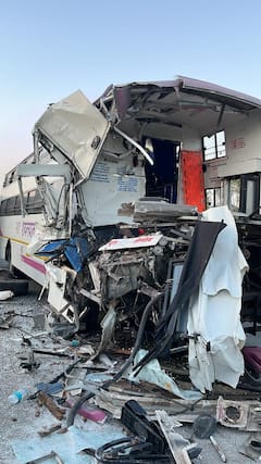 Buldhana  Accident : पुण्याहून शेगावला जाणाऱ्या बसचा भीषण अपघात, 18 प्रवाशी जखमी तर आठ  प्रवाशांची प्रकृती गंभीर...