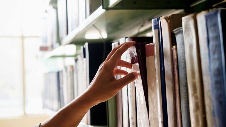 Chennai district Library home library award know how to apply புத்தகப் பிரியரா நீங்கள்? வீடுகளில் வைத்திருக்கிறீர்களா? இதோ விருதுக்கு விண்ணப்பிக்கலாம்!