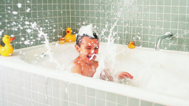 Turn on the geyser: You can ask Alexa to turn on geysers as well so that you can relax for those extra 5 minutes without having to get up from the bed. All you will have to say is, “Alexa, geyser chala do.