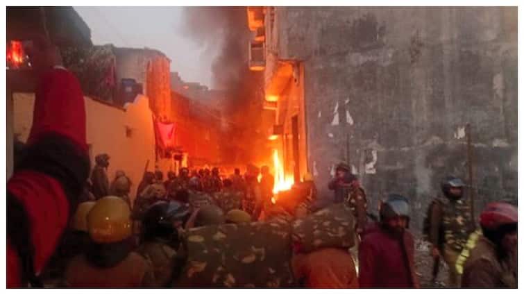 Uttarakhand News 3 Killed 100 Cops Injured Violence Erupts In Haldwani Over Mosque Demolition 4 Killed, More Than 100 Cops Injured As Violence Erupts In Haldwani Over Mosque Demolition