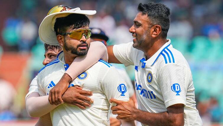 First poor performance and now injury increased the headache!  These Indian batsmen may be out of Rajkot test