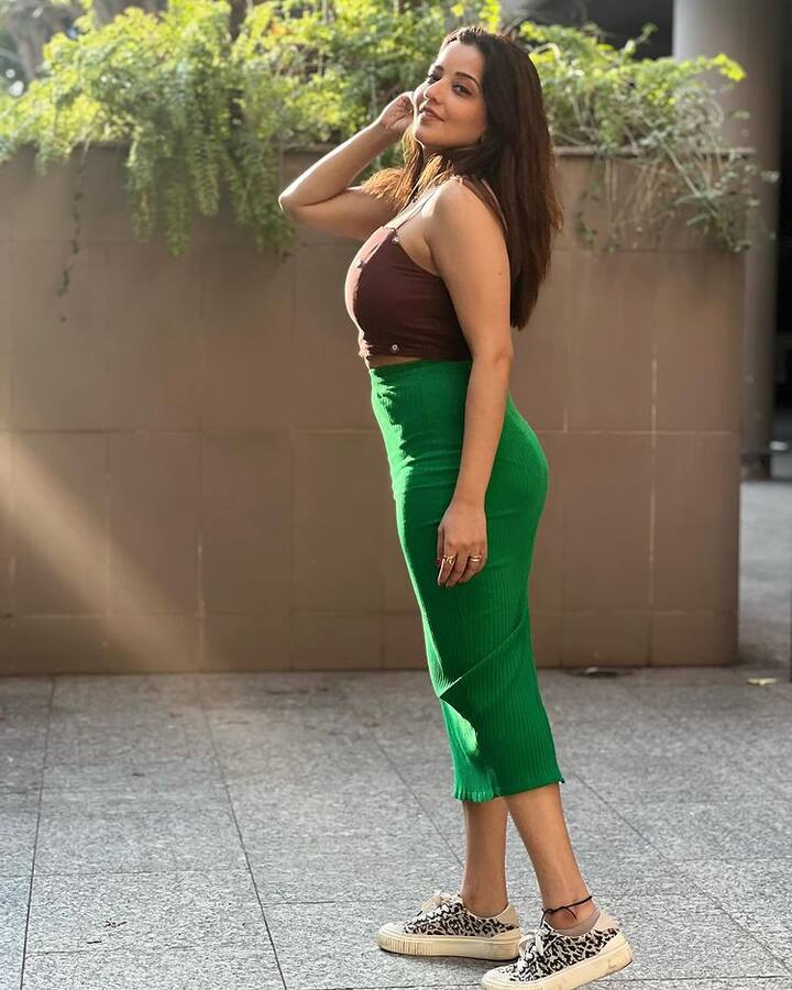 Bhojpuri Actress Monalisa: ભોજપુરી સિનેમામાં પોતાના અભિનય ઉપરાંત, તેની ડાન્સ સ્કિલ બતાવનારી મોનાલિસાની બોલ્ડનેસની ચર્ચા દરેક જગ્યાએ છે.