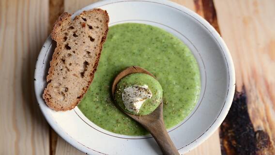 Broccoli Soup: உடல் எடை பேலன்ஸ் பண்ணனுமா? ஆரோக்கியம் மேம்பட ப்ரோக்கோலி சூப்.. இதோ ரெசிப்பி Broccoli Soup: உடல் எடை பேலன்ஸ் பண்ணனுமா? ஆரோக்கியம் மேம்பட ப்ரோக்கோலி சூப்.. இதோ ரெசிப்பி