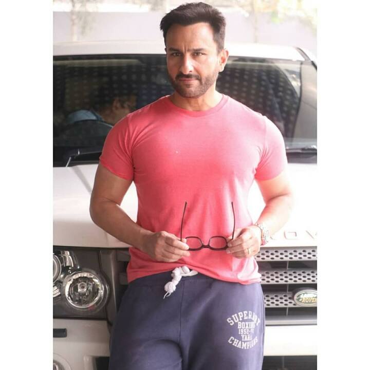 इस दौरान भावुक होते हुए सैफ ने कहा था कि भले ही मुझे शर्म से मर जाने दो, लेकिन मुझे उस चीज के लिए लगातार गिल्ट फील मत करवाओ कि मैंने एक असंभव रिश्ते से बाहर निकलने की हिम्मत की, वो भी सिर्फ थोड़ी शांति पाने के लिए.