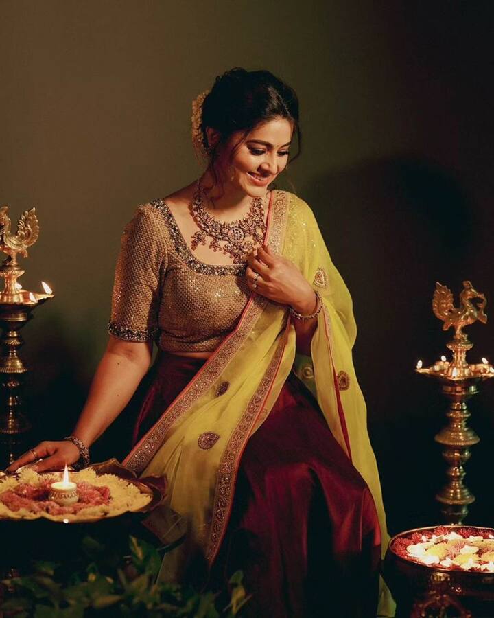 2000 సంవత్సరం నుంచి 2011 వరకు హీరోయిన్ గా అలరించింది. తెలుగు,  తమిళం, మలయాళం చిత్రాల్లో నటించి అలరించింది. తెలుగులో అగ్ర హీరోలతో కలిసి నటించి స్టార్ హీరోయిన్ గా ఎదిగింది. Photo Credit:Sneha/Instagram