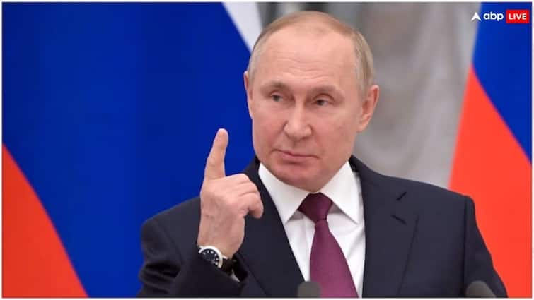 Vladimir Putin criticized america world international marathi news US threatened Ukrain Vladimir Putin : पुतिन यांचा अमेरिकेवर गंभीर आरोप, म्हणाले - 
