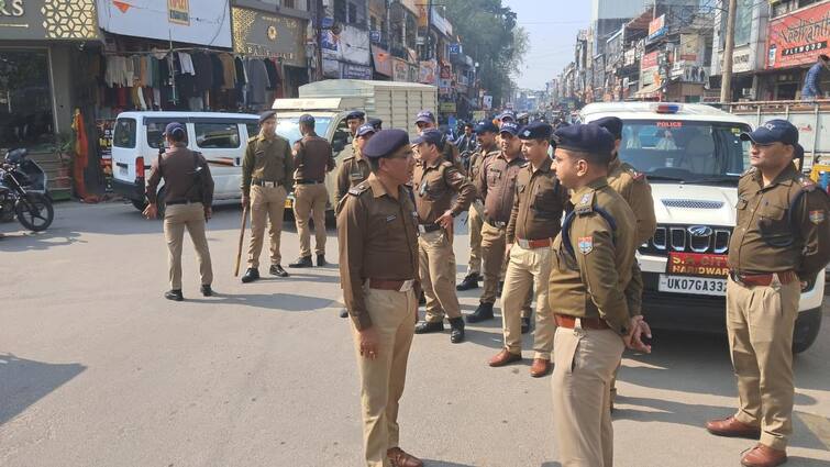 Haldwani incident Haridwar administration alert police keeping every nook corner ann Haridwar News:  हल्द्वानी में हुई घटना के बाद हरिद्वार प्रशासन सतर्क, पुलिस चप्पे-चप्पे पर रख रही नजर