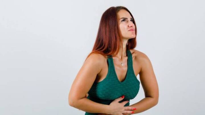 बीपी दो तरह की होती एक में बीपी हाई तो एक में लॉ हो जाती है.हाई बीपी में ब्लड का प्रेशर बढ़ जाता है जिसके कारण हाइपरटेंशन की शिकायत हो जाती है. ब्लड प्रेशर बढ़ने के कई कारण हो सकते हैं. कई कारणों से हाई बीपी ट्रिगर हो सकती है. पेट में एसिड का बैलेंस बिगड़ने के कारण भी हो सकता है. ब्लड प्रेशर की वजह से पेट में गैस की दिक्कत हो सकती है.