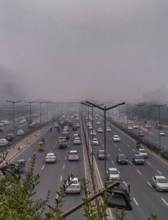 दिल्ली में सता रहीं बर्फीली हवाएं, जानें- IMD का ताजा मौसम अपडेट